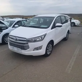 Toyota Innova 2021