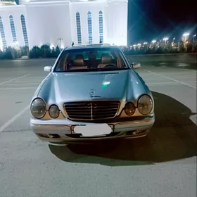 Mercedes-Benz E320 2000