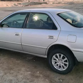 Toyota Camry 2001