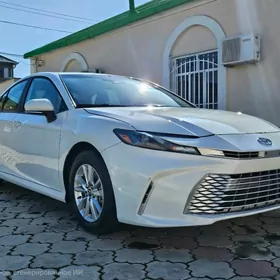 Toyota Camry 2025
