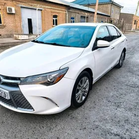 Toyota Camry 2017