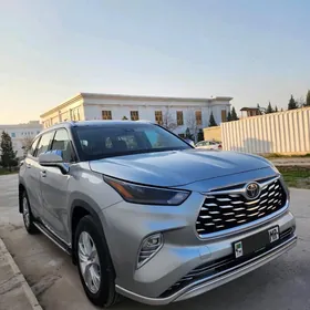 Toyota Highlander 2021