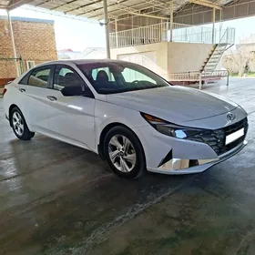 Hyundai Elantra 2022