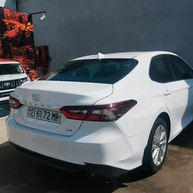 Toyota Camry 2021