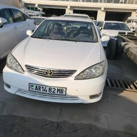Toyota Camry 2004