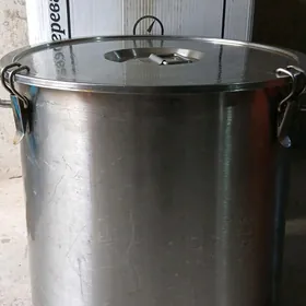 Кастрюл нержавеюший.