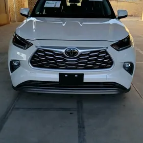 Toyota Highlander 2021