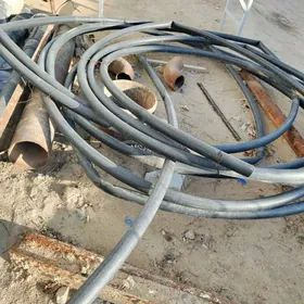 пластмассовая труба. truba