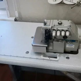 Оверлок машин