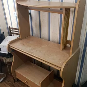 стол для компьютера