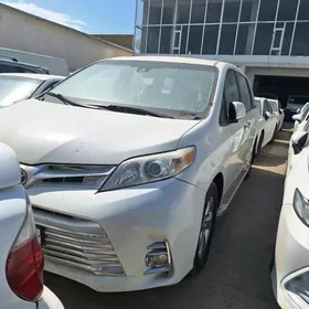 Toyota Sienna 2019