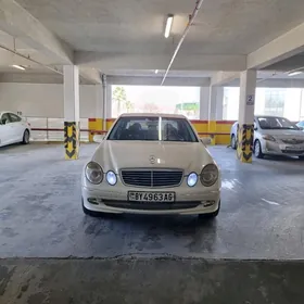 Mercedes-Benz E320 2002