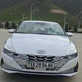 Hyundai Elantra 2022
