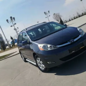 Toyota Sienna 2010