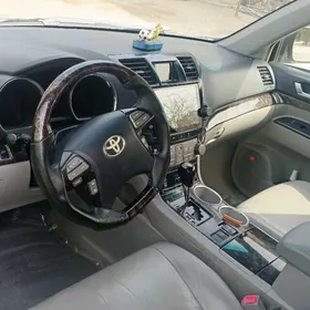 Toyota Highlander 2010