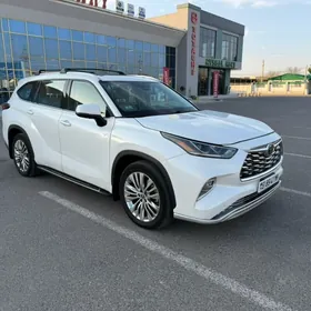 Toyota Highlander 2021