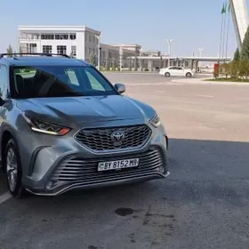 Toyota Highlander 2021