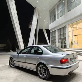 BMW E39 2000