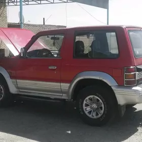 Mitsubishi Pajero 1993