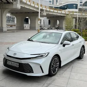 Toyota Camry 2025