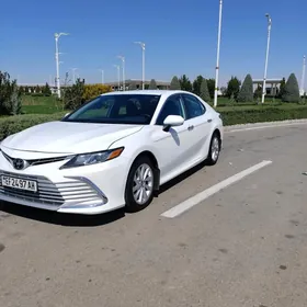 Toyota Camry 2022
