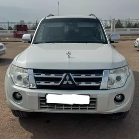 Mitsubishi Pajero 2014
