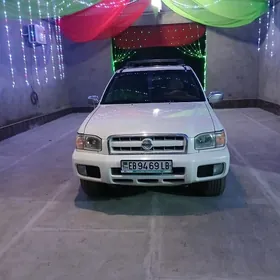 Nissan Pathfinder 2002