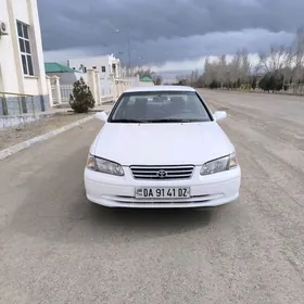 Toyota Camry 2001