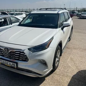 Toyota Highlander 2021