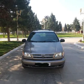 Toyota Sienna 1999