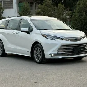 Toyota Sienna 2021