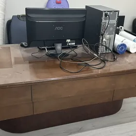 Ofis stolny direktoriskiy