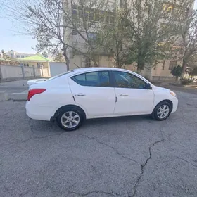 Nissan Versa 2013