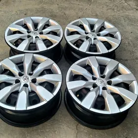 16 diska kolpak Toyota