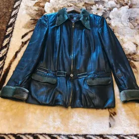 женский кожанный  пиджак