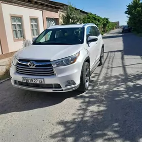 Toyota Highlander 2016