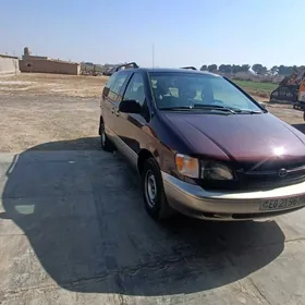 Toyota Sienna 1999