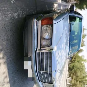 Mercedes-Benz W126 1989