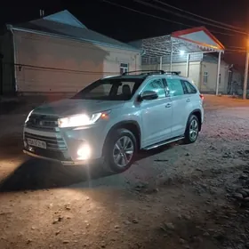 Toyota Highlander 2019