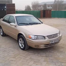 Toyota Camry 1999