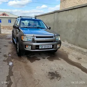 Infiniti QX4 2002