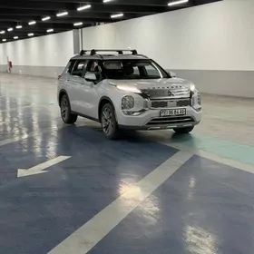 Mitsubishi Outlander 2022