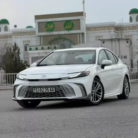 Toyota Camry 2025