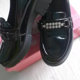 Продам туфельки 32размер