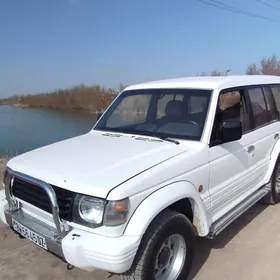 Mitsubishi Pajero 1993