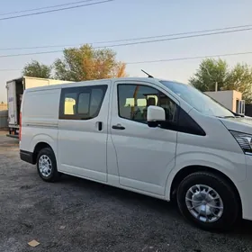 Toyota Hiace 2025