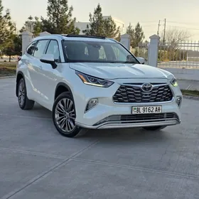 Toyota Highlander 2021