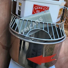 Hamyr ýugurýan enjam