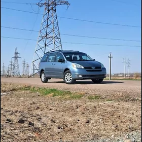Toyota Sienna 2004