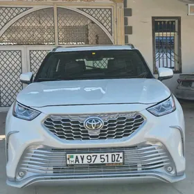 Toyota Highlander 2021